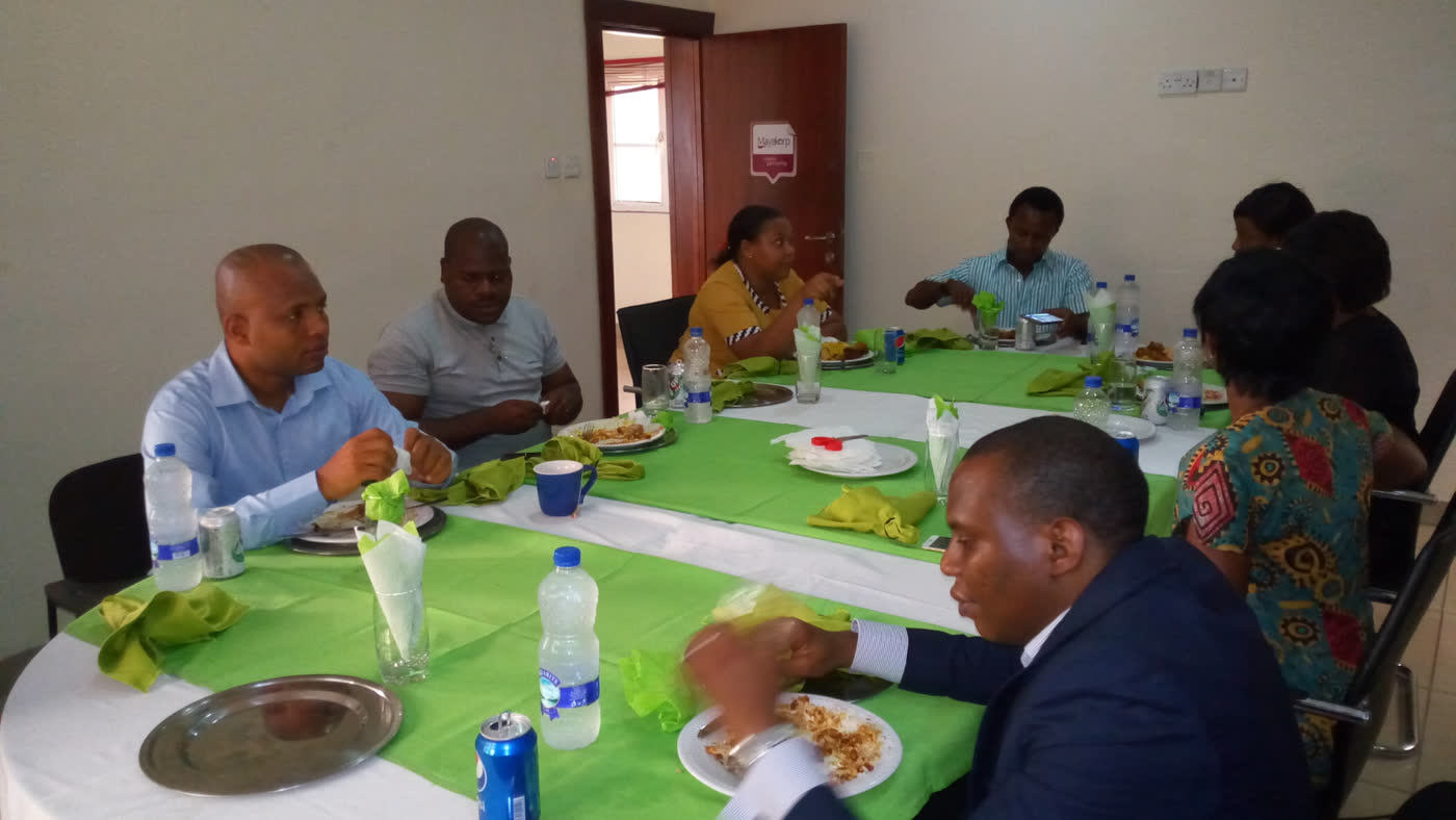 Participants networking over lunch during a SteadyStrides training day